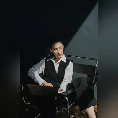 龙月嘉